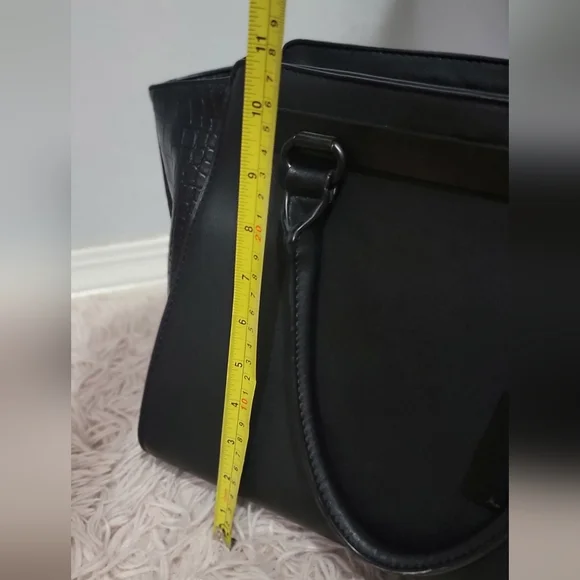 Aldo Black Hand /Cross Body Bag - Picture 2 of 16